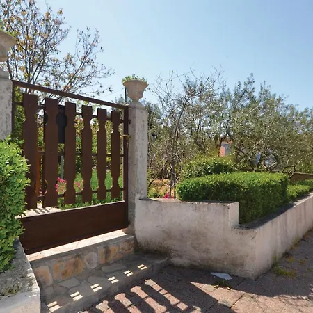 2 Bedroom Beautiful Apartment In Pakostane Apartment *