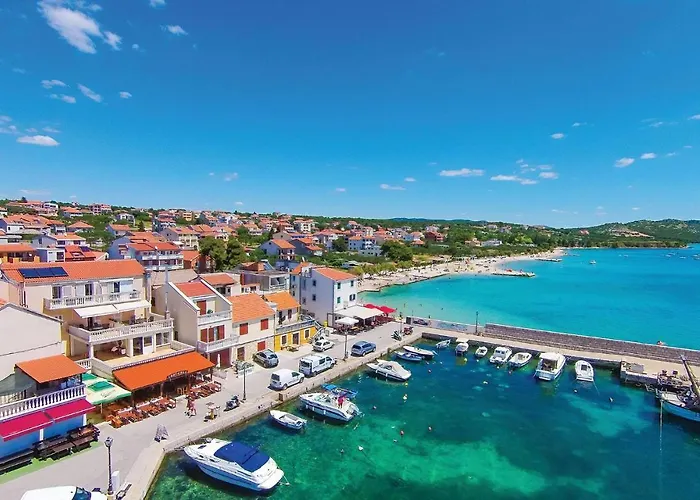 Kraljice Jelene * Pakoštane