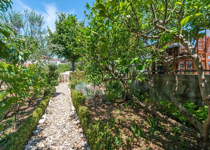 Kraljice Jelene アパート Pakoštane