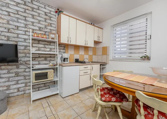 Kraljice Jelene アパート *