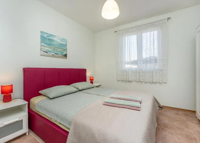 アパート Kraljice Jelene *