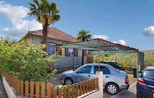 Kraljice Jelene Pakoštane